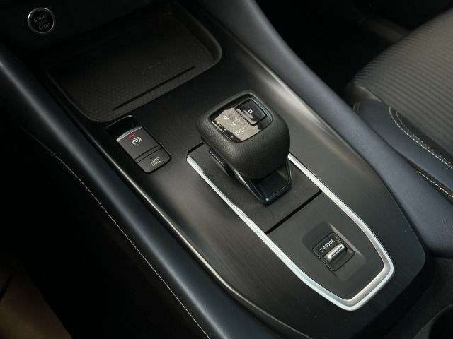 Fahrzeugabbildung Nissan Qashqai 1.3 DIG-T X-Tronic Tekna Teilleder*Allw.