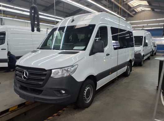 Fahrzeugabbildung Mercedes-Benz Sprinter 317 Kombi L2H2 Mobility Rollstuhl Lift