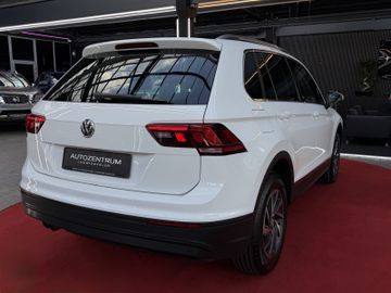 Volkswagen Tiguan - 11