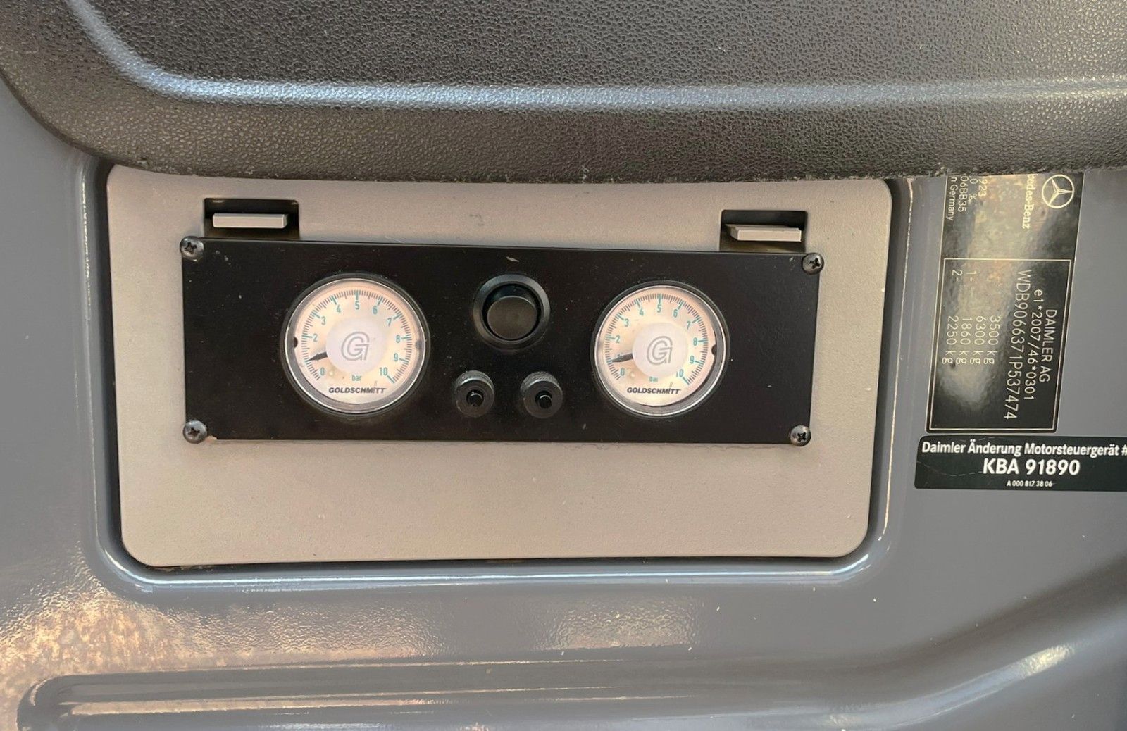 Fahrzeugabbildung Mercedes-Benz SPRINTER DOKA MAXI AUTOMATIK KLIMA  NAVI LUFTFED