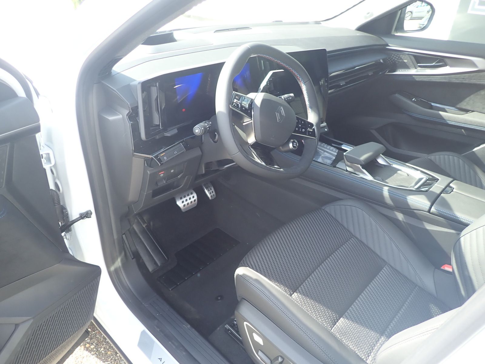 Fahrzeugabbildung Renault Espace 6 Esprit Alpine Full Hybrid E-Tech 200 5-