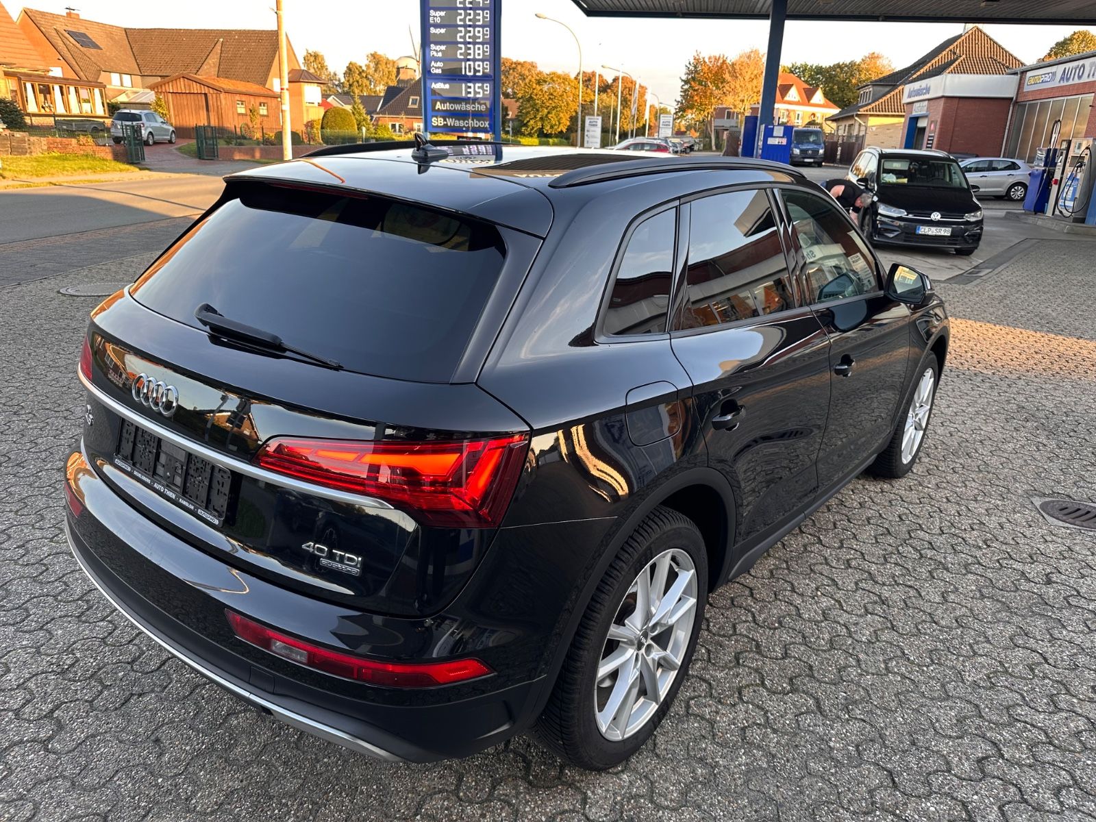 Fahrzeugabbildung Audi Q5 40 TDI quattro S line AHK/ACC/Navi/APP/LED