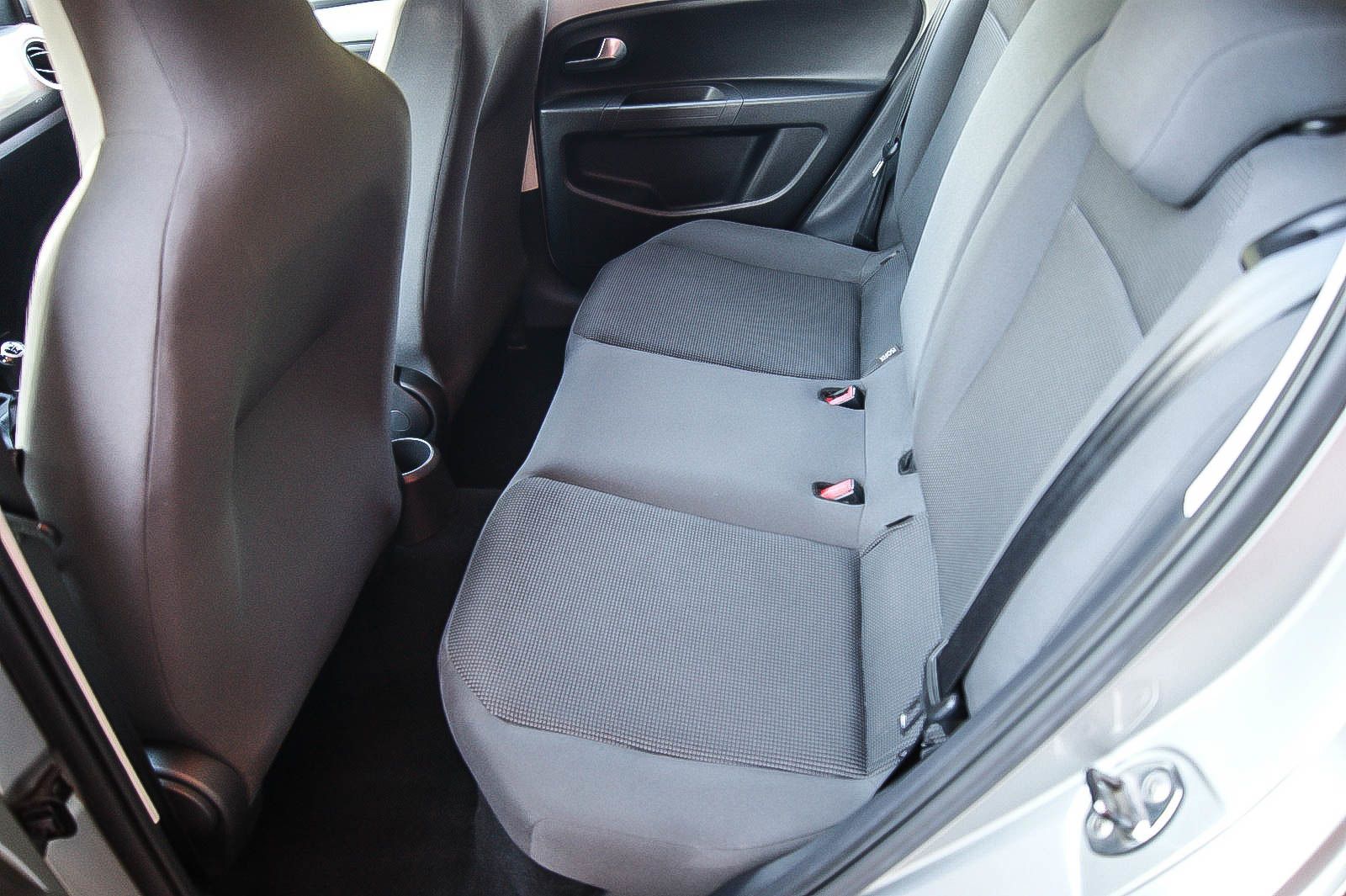 Fahrzeugabbildung Volkswagen up! high up BMT NAVIGATION KLIMA SITZHEIZUNG ALU