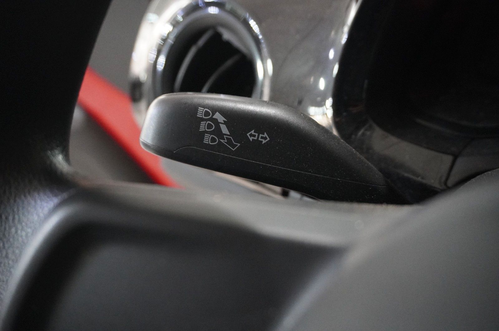 Fahrzeugabbildung Volkswagen up! 1.0 MOVE 5-TÜR AUTOMATIK KLIMA/AUX/CD