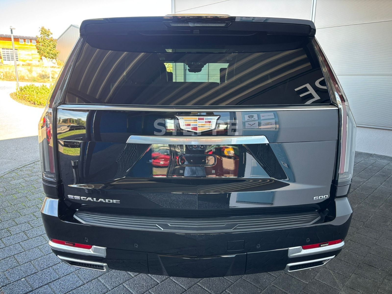 Cadillac Escalade MY26 6.2 V8 Platinum Luxury24"ABV SHEER