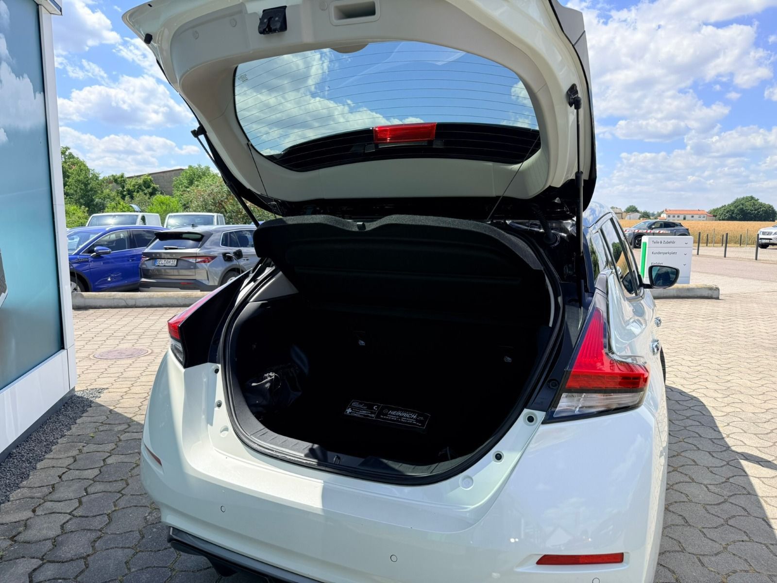 Fahrzeugabbildung Nissan Leaf Connecta 62kWh*LED*360°Cam*Wärmepumpe