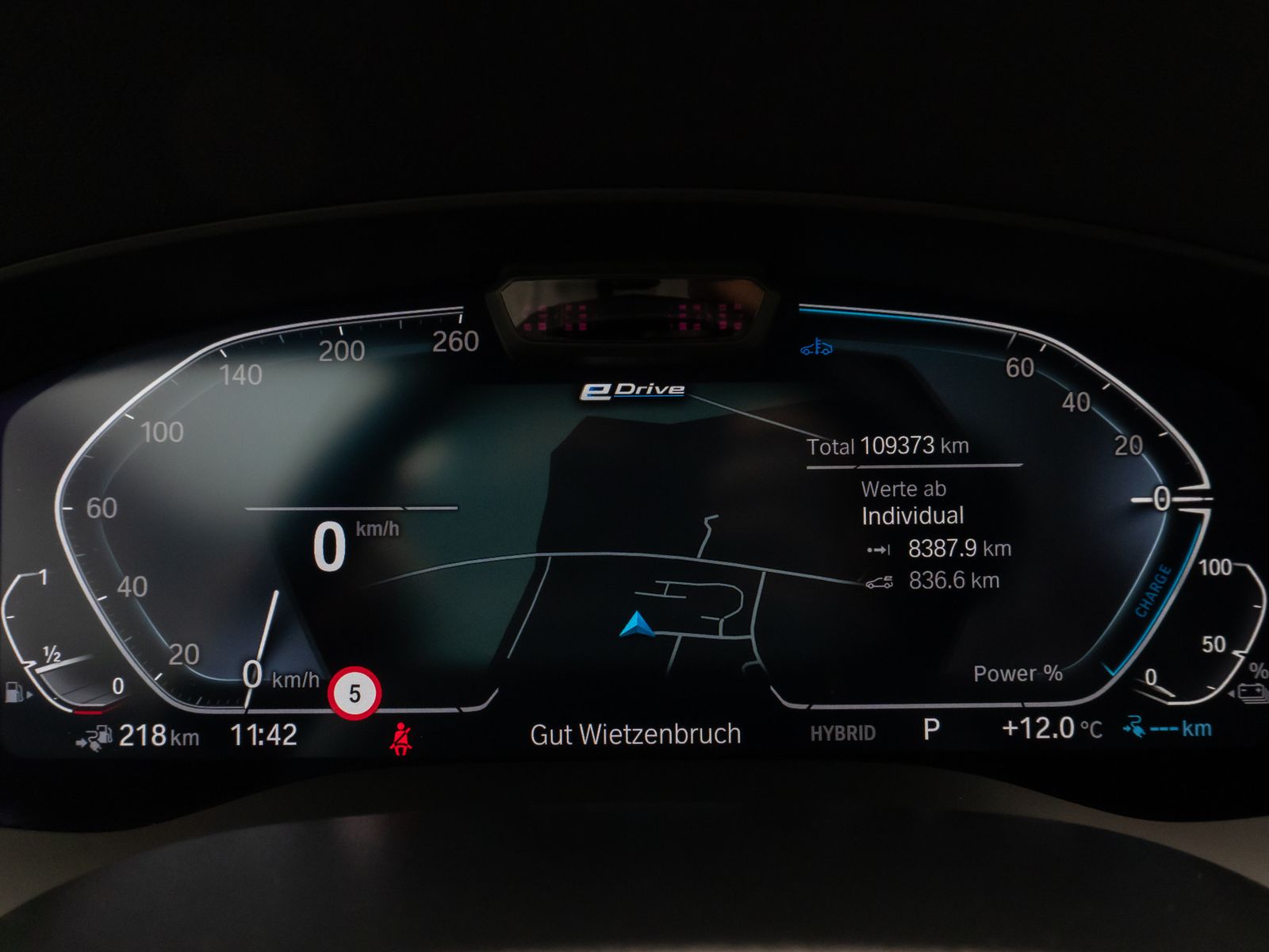 Fahrzeugabbildung BMW 530e xD LuxuryLine 360°Laser HUD DAB H/K ACC AHK