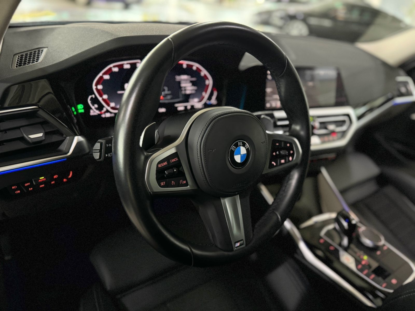 Fahrzeugabbildung BMW 320d xD Sport Line Kamera Laser HUD HiFi Komfort