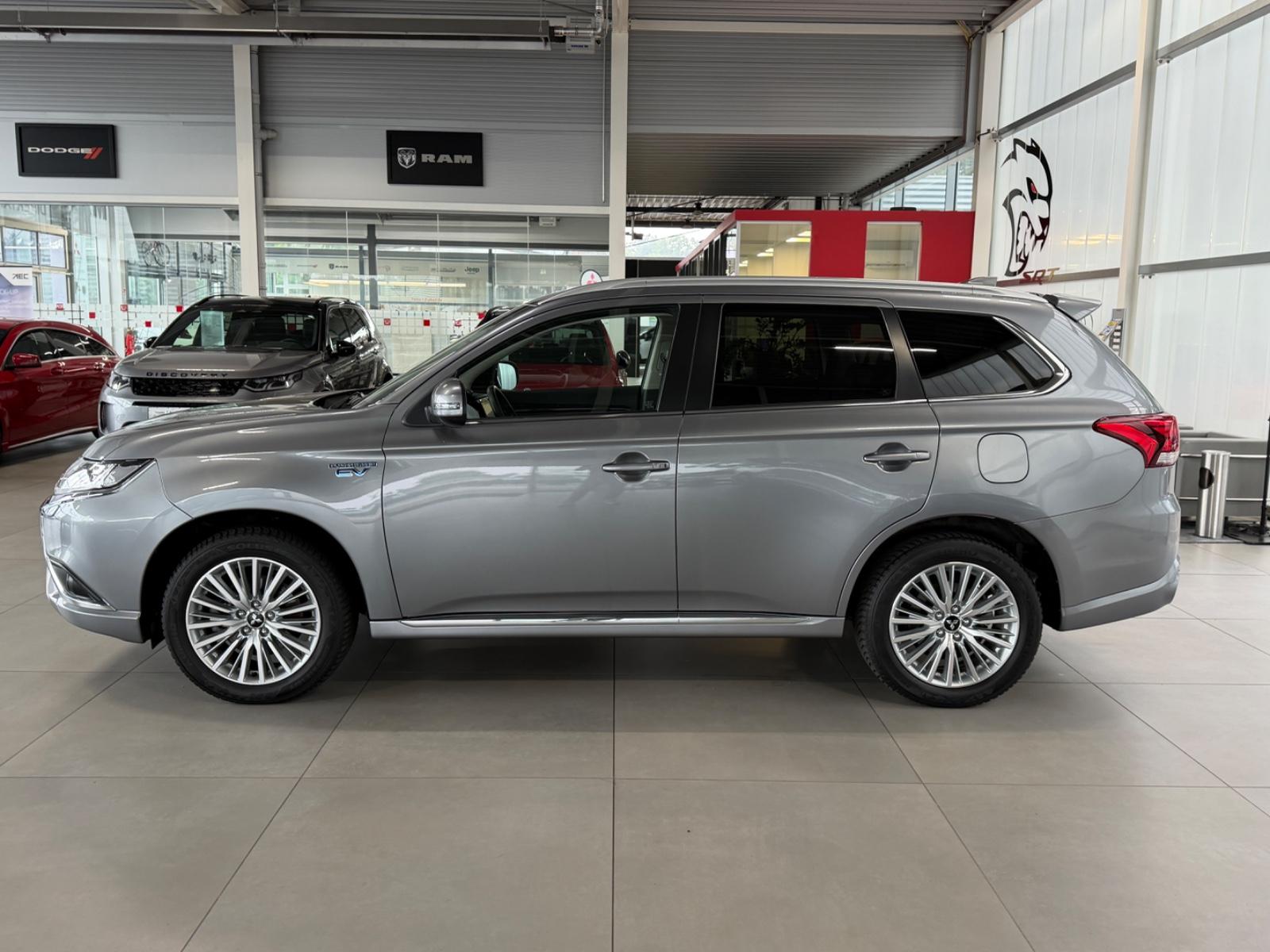 Mitsubishi 2.4 Plug-in Hybrid Outlander Diamant Spirit AHK