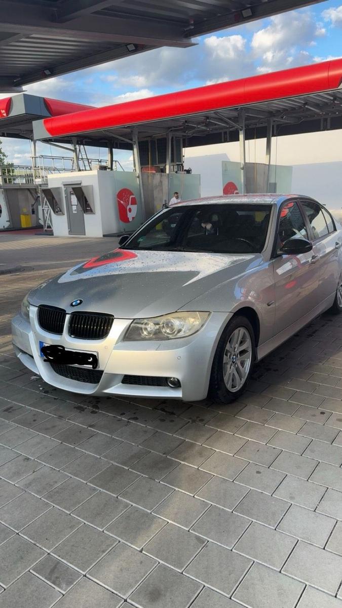 BMW 320