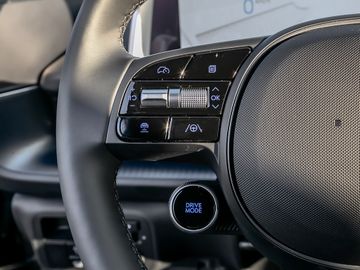 Hyundai Ioniq 6 Uniq Elektro 4WD Digitales Cockpit Navi
