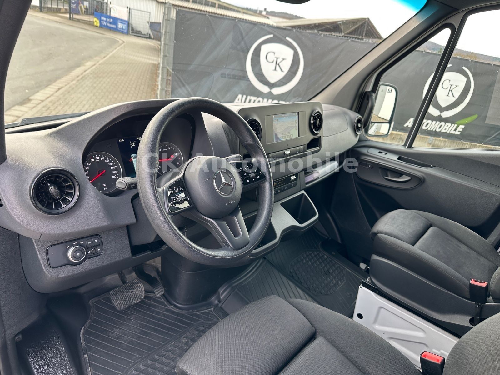 Fahrzeugabbildung Mercedes-Benz Sprinter III Kasten 319 V6 RWD Mixto/Autom./Navi