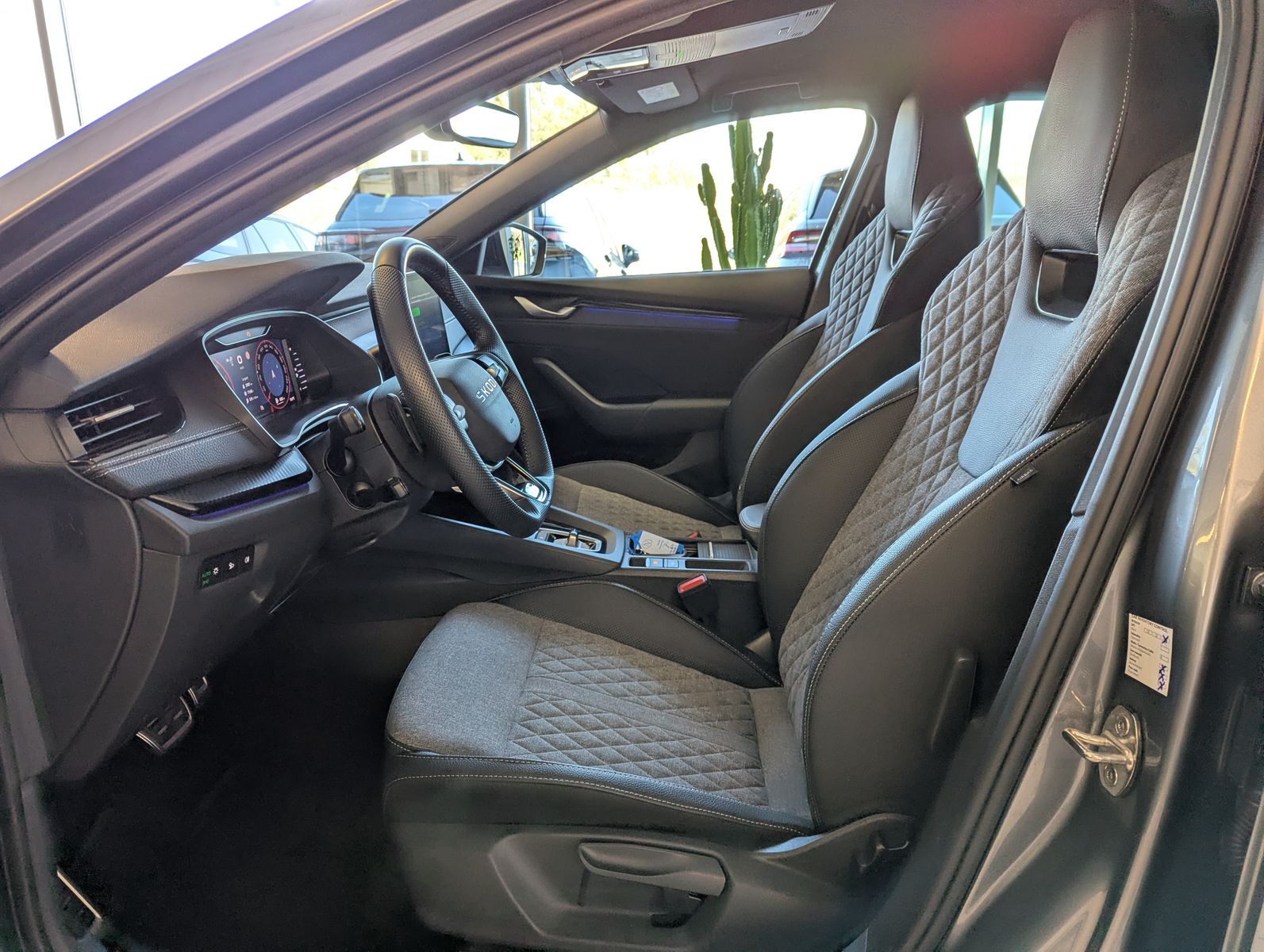 SKODA Octavia 2.0 TDI DSG Sportline Matix Assist+ 18" - Image 12