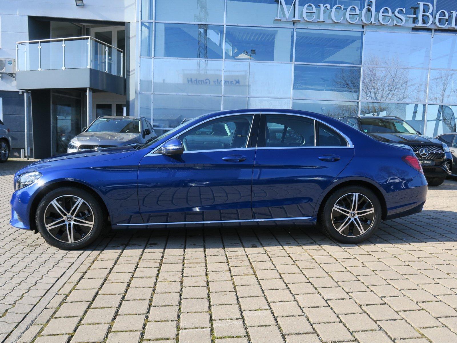 Mercedes-Benz C 180 Avantgarde Kamera Lenkrad heizbar Carplay