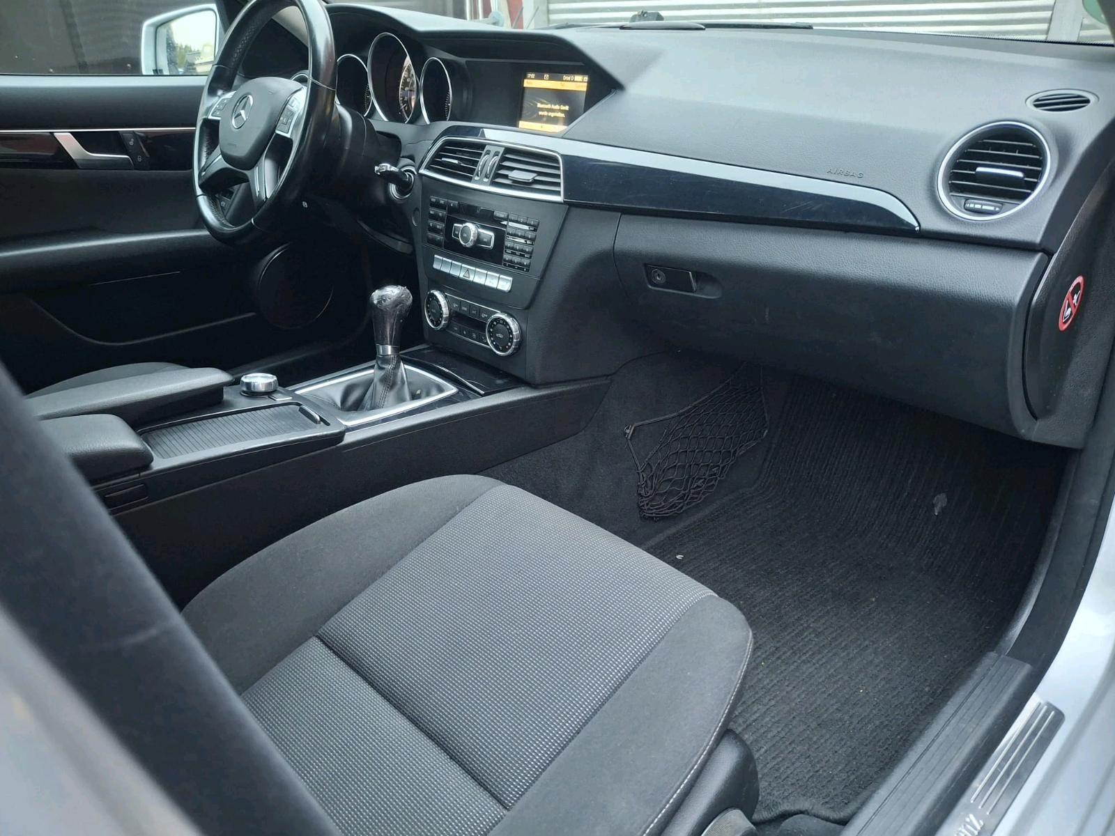 Mercedes-Benz C220 2011 — photo 7
