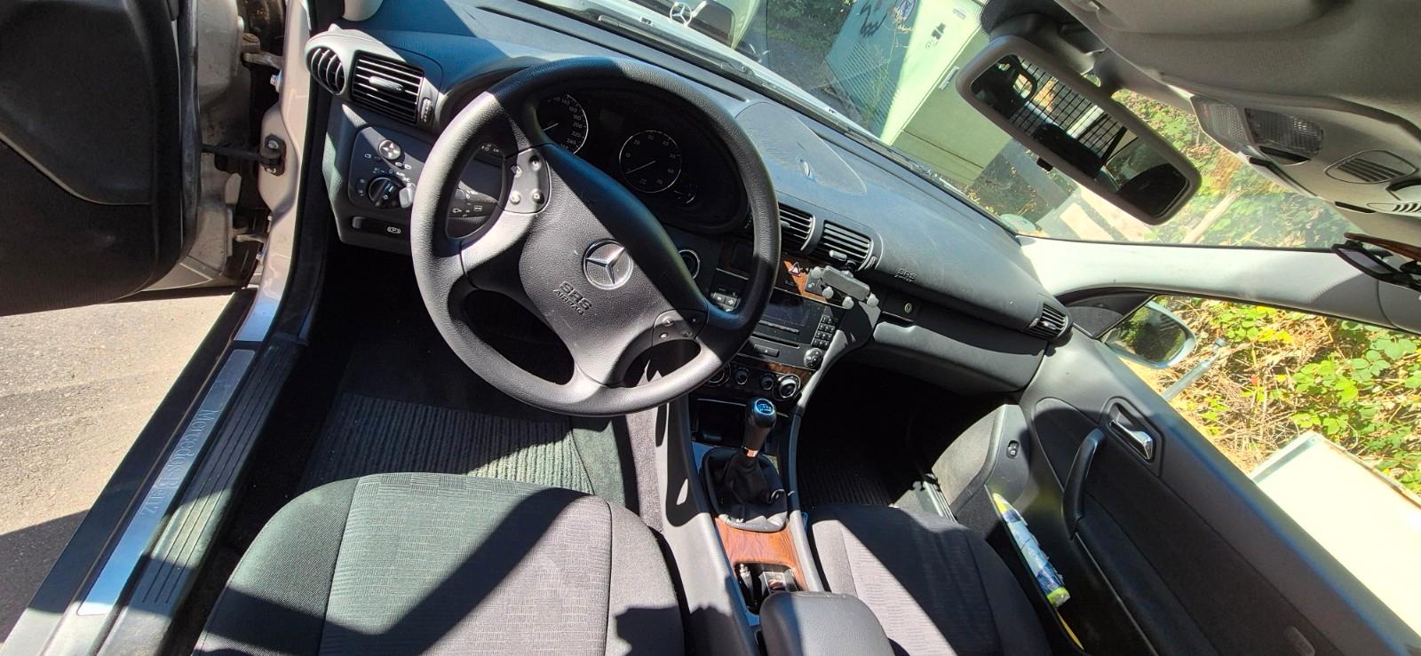 Mercedes-Benz C180 2004 — photo 7