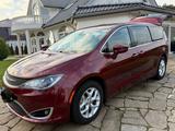 Chrysler Pacifica 3,6 l mit 8 Sitzen, AHK - Chrysler in Braunschweig