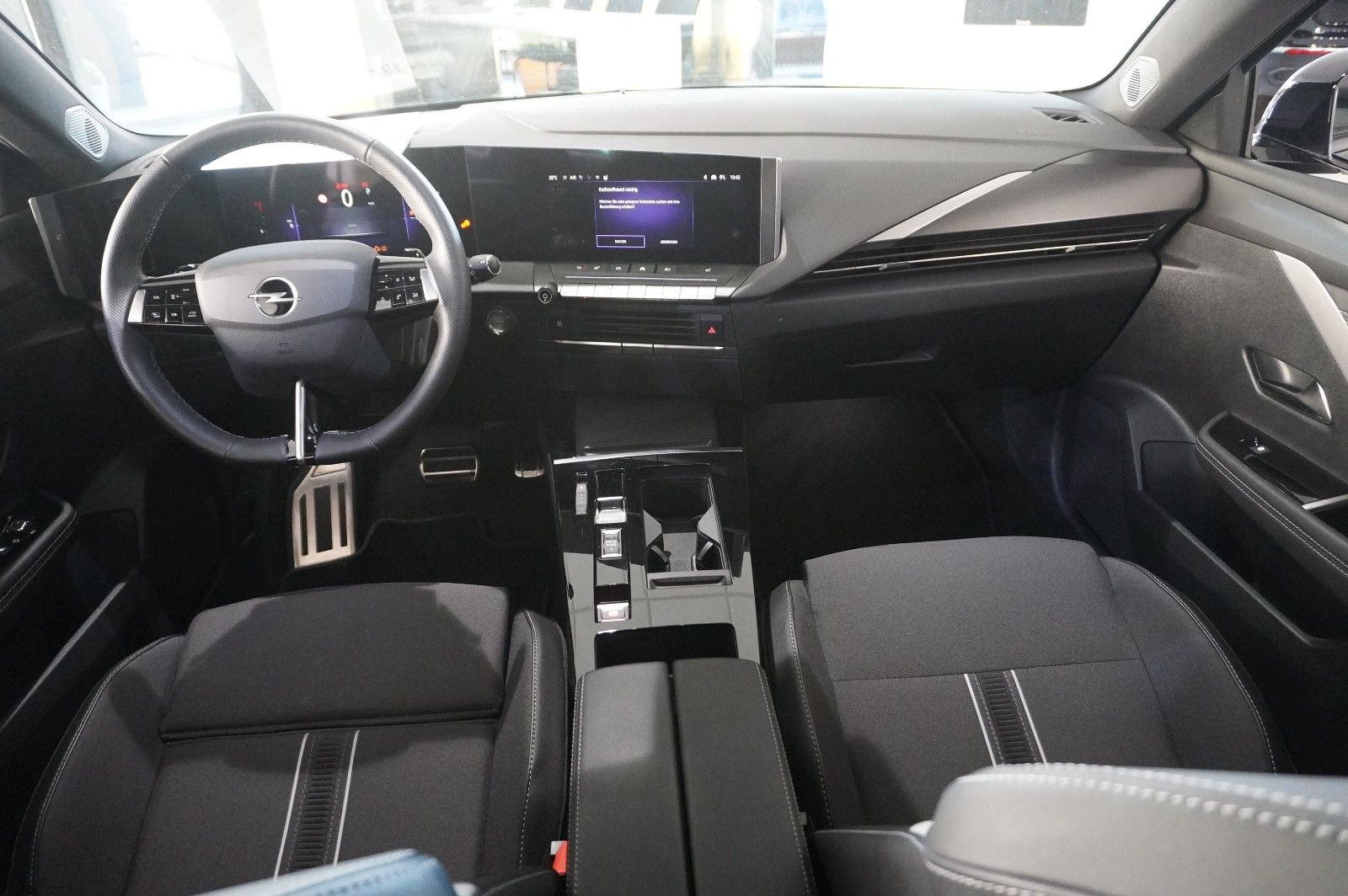 Fahrzeugabbildung Opel Astra L ST 1.2T GS SPORT NAVI/LED/360°/SPORT/DAB