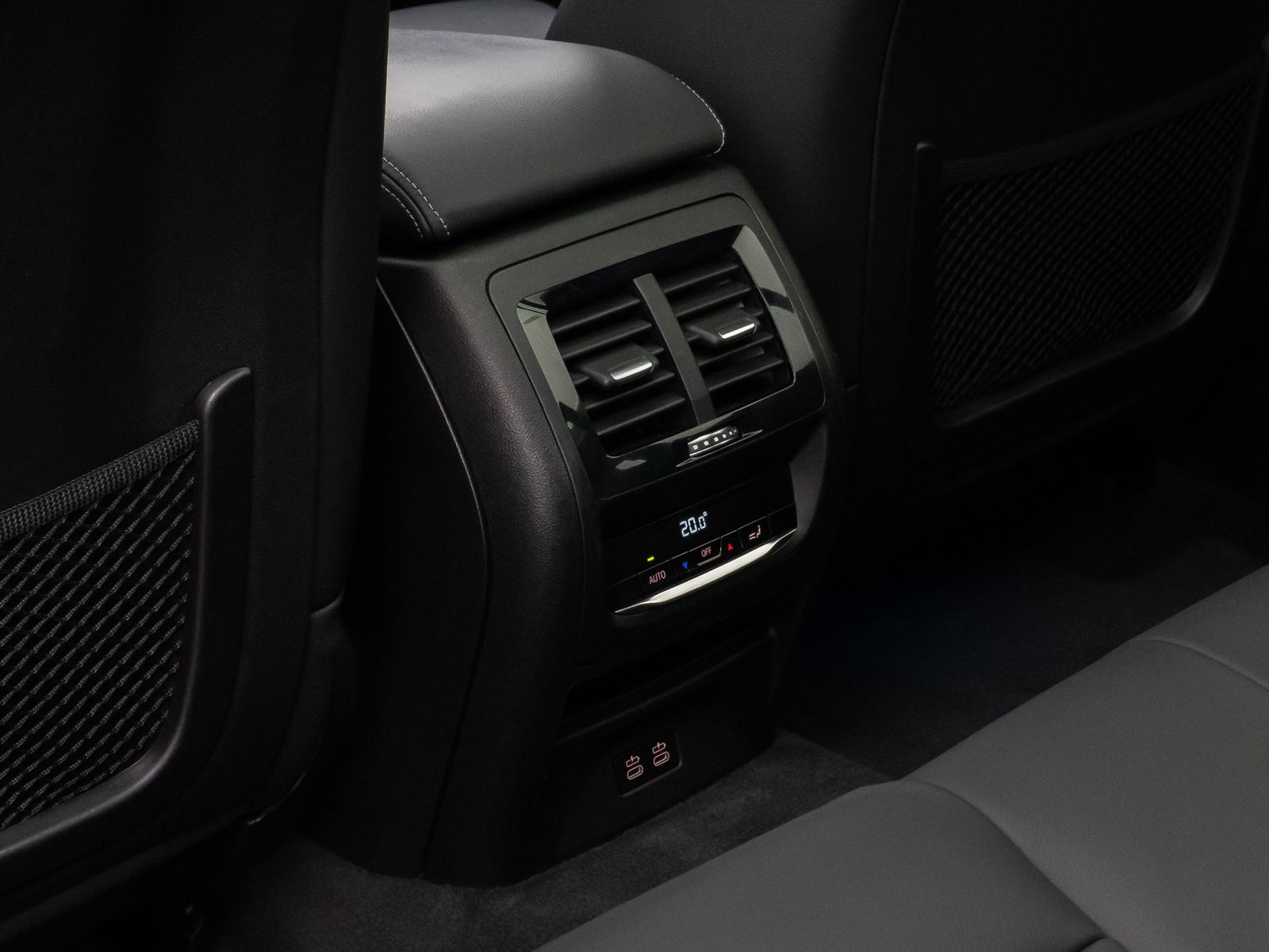 Fahrzeugabbildung BMW iX3 Impressive Panorama 360°HUD DAB H/K AHK Komf