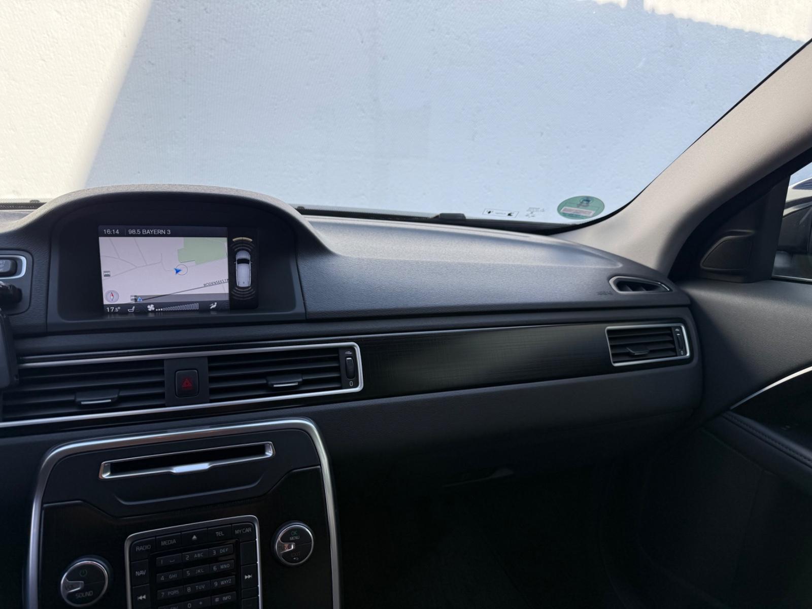 Volvo XC70 D4 163 ch Momentum • Cuir • GPS • Bi-Xénon • Webasto • Sièges enfants intégrés