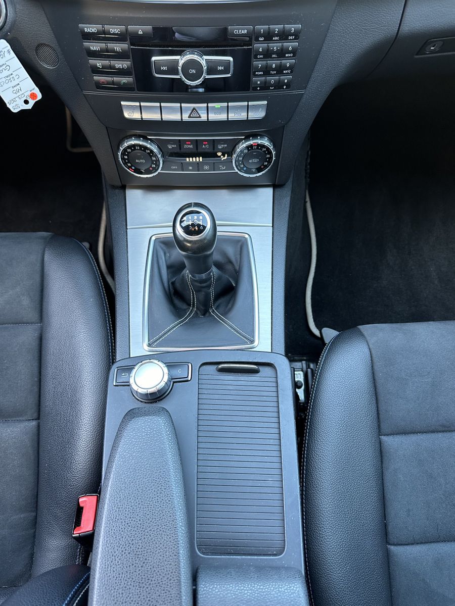 Fahrzeugabbildung Mercedes-Benz C 220d T AMG-Paket NAV+SHZ+MFL+PARKTRONIC+17Zo