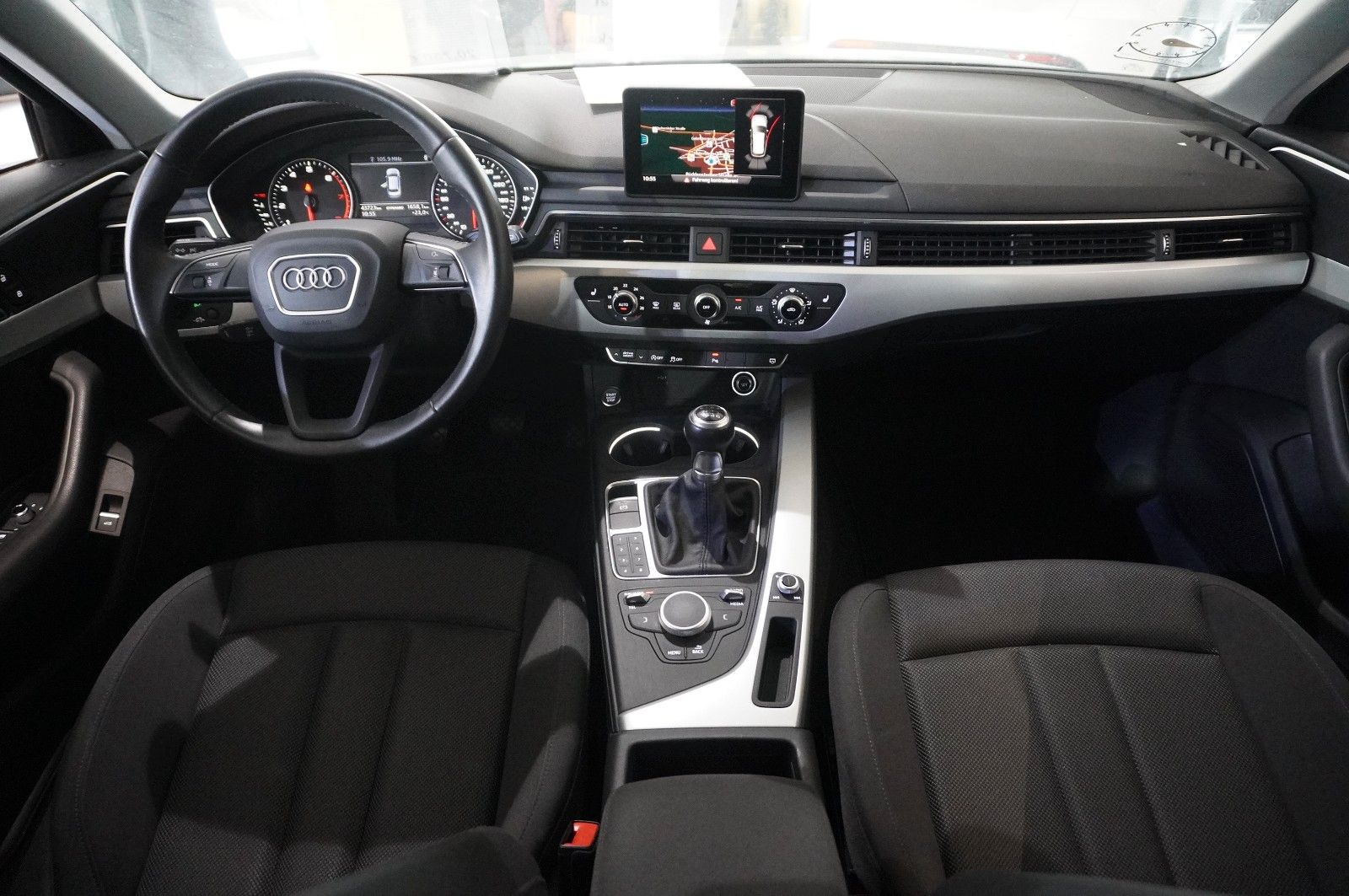 Fahrzeugabbildung Audi A4 Avant 2.0 TFSI ULTRA SPORT NAVI/LED/SHZ/PDC