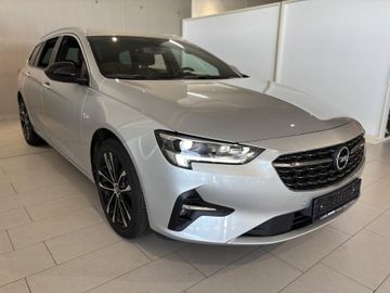 Fotografie des Opel Insignia Sports Tourer 2.0 Diesel 4x4 AT Ultimat