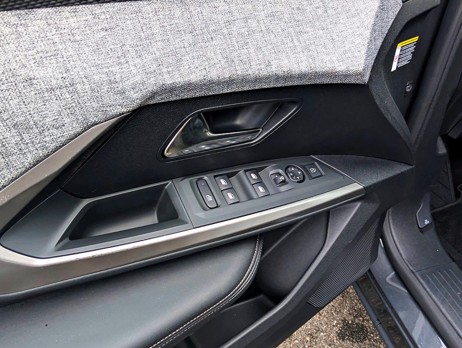 Peugeot 3008 Hybrid 136 Allure| Full LED|Induktionsladen