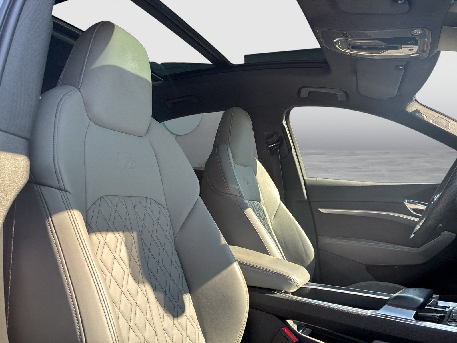 Audi SQ8 e-tron - Bild 22