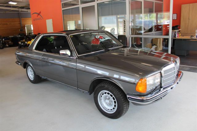 Mercedes-Benz 230 CE, Klima, Schiebedach, Automatik