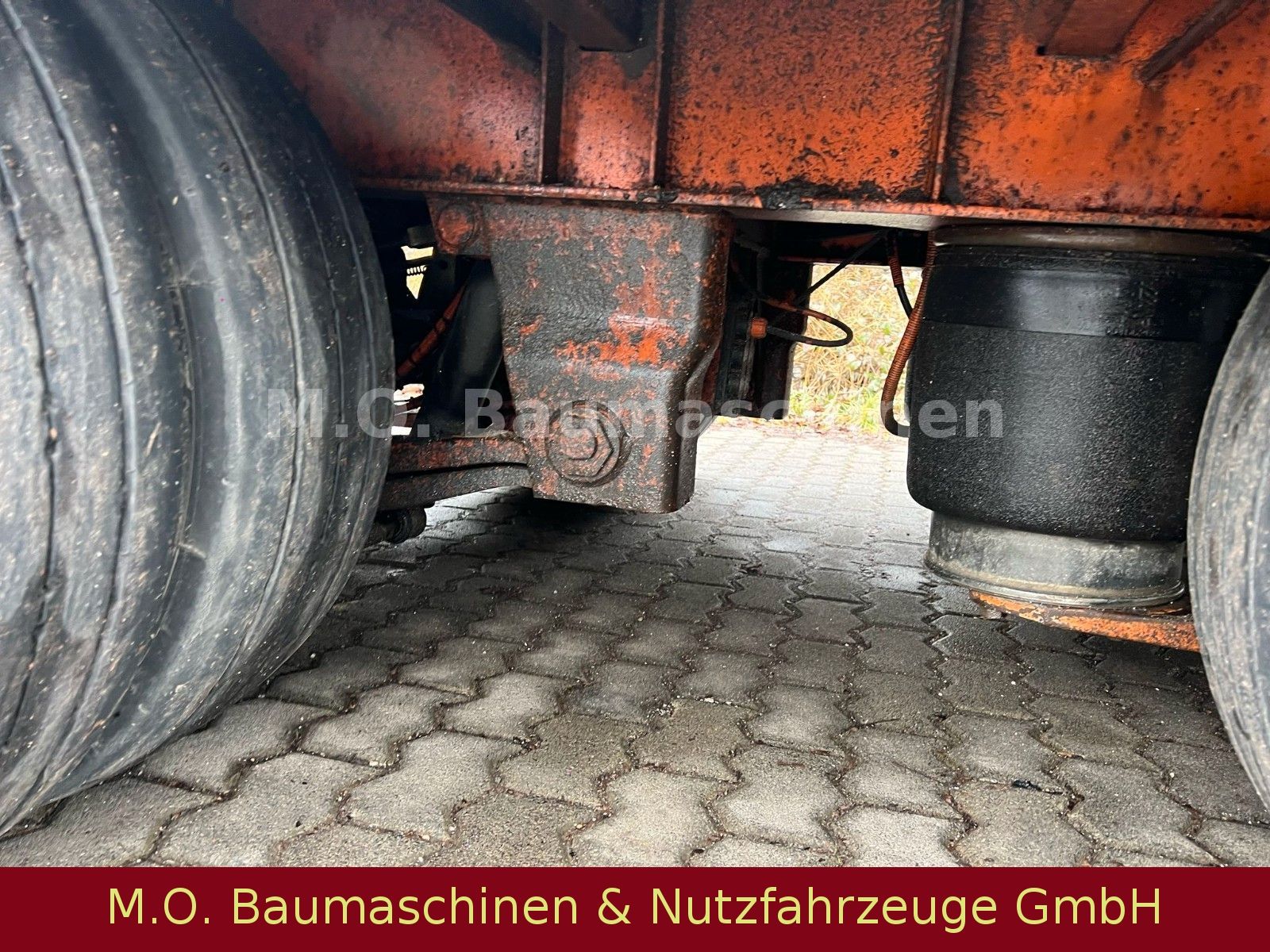 Fahrzeugabbildung Kaiser S450 / Hydr. Rampen / 3 Achser / Luft