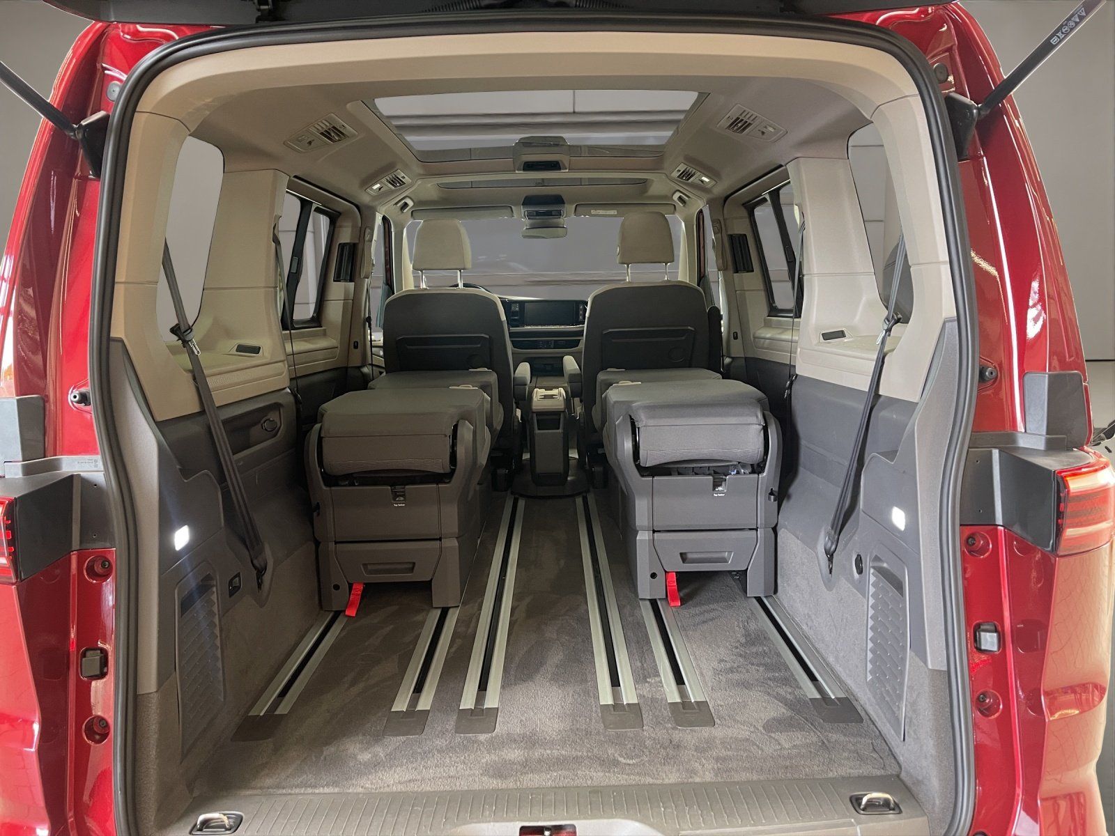 Volkswagen T7 Multivan 2.0 TSI NaviPro Pano IQLight AHK AUT foto 17