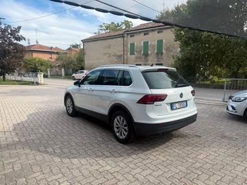 Volkswagen Tiguan - 5