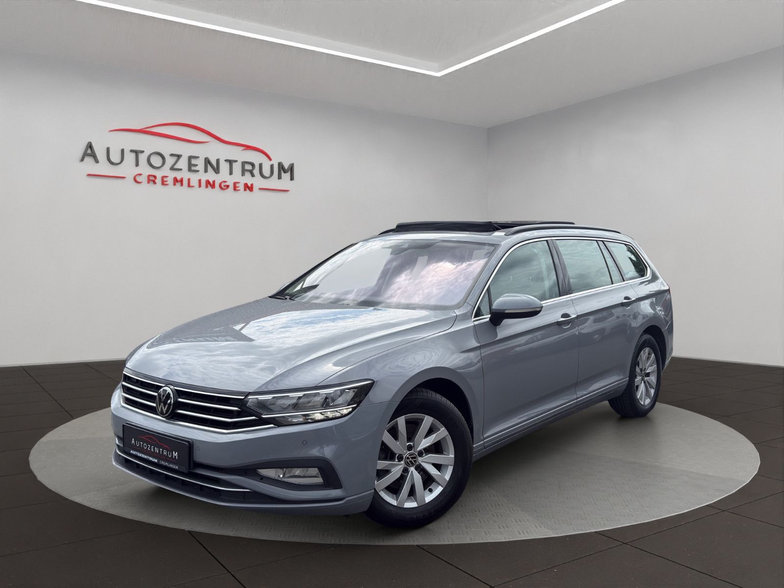 Volkswagen Passat Var. 2.0 TDI DSG PANO NAVI AHK ACC CAM