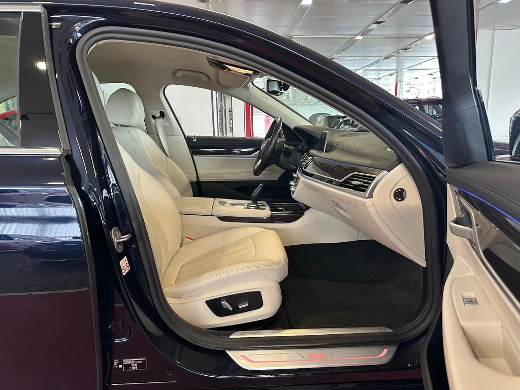 BMW 730