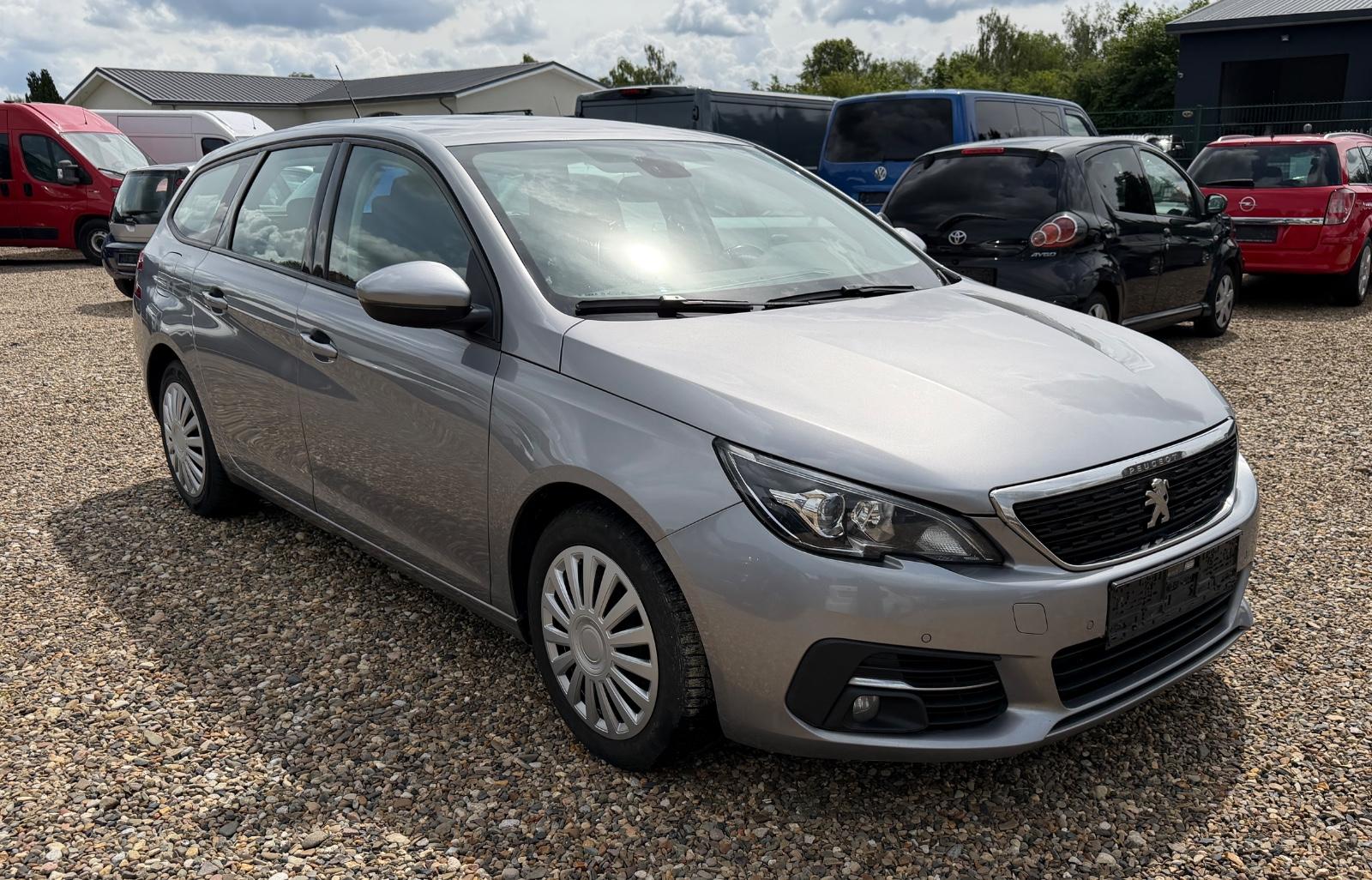Peugeot 308 SW Active mit Navi und Sitzheizung