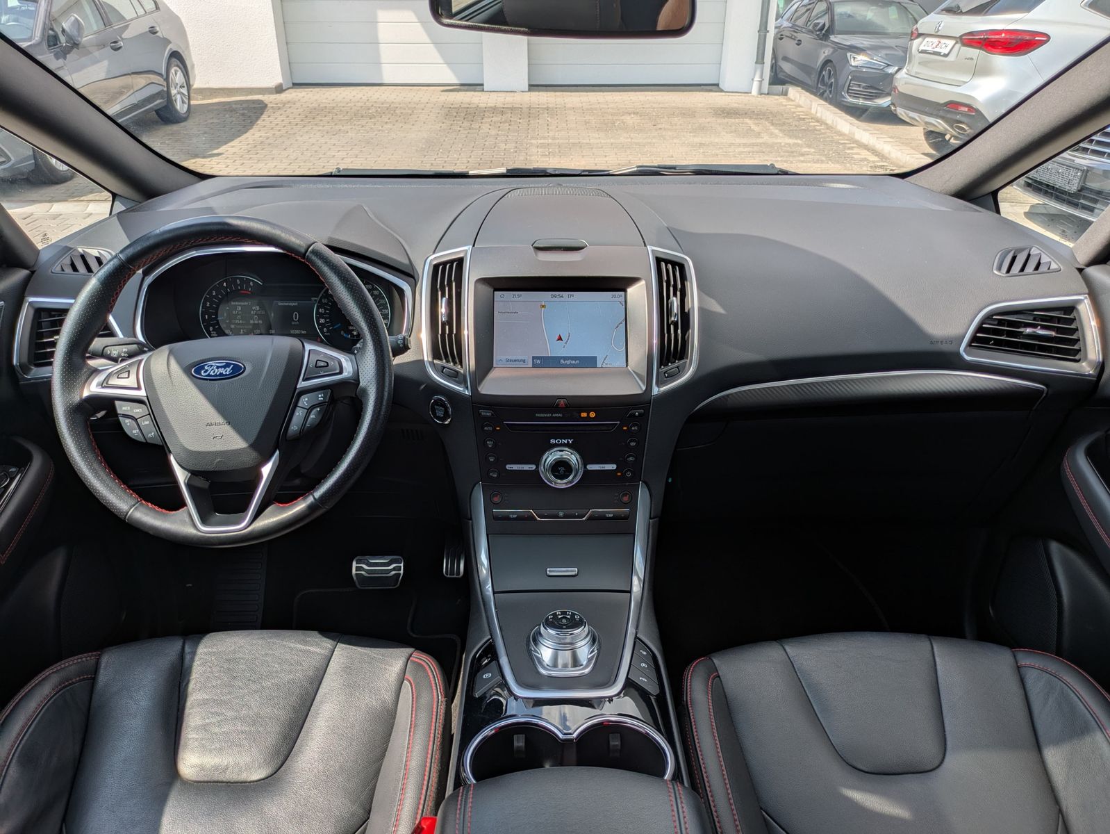 Fahrzeugabbildung Ford S-MAX 2.0 EcoBlue ST-Line PANO/KAM/AHK/LED 7-Si