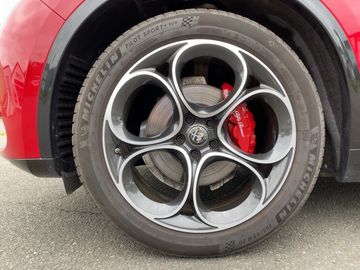 Alfa-Romeo Stelvio - 7