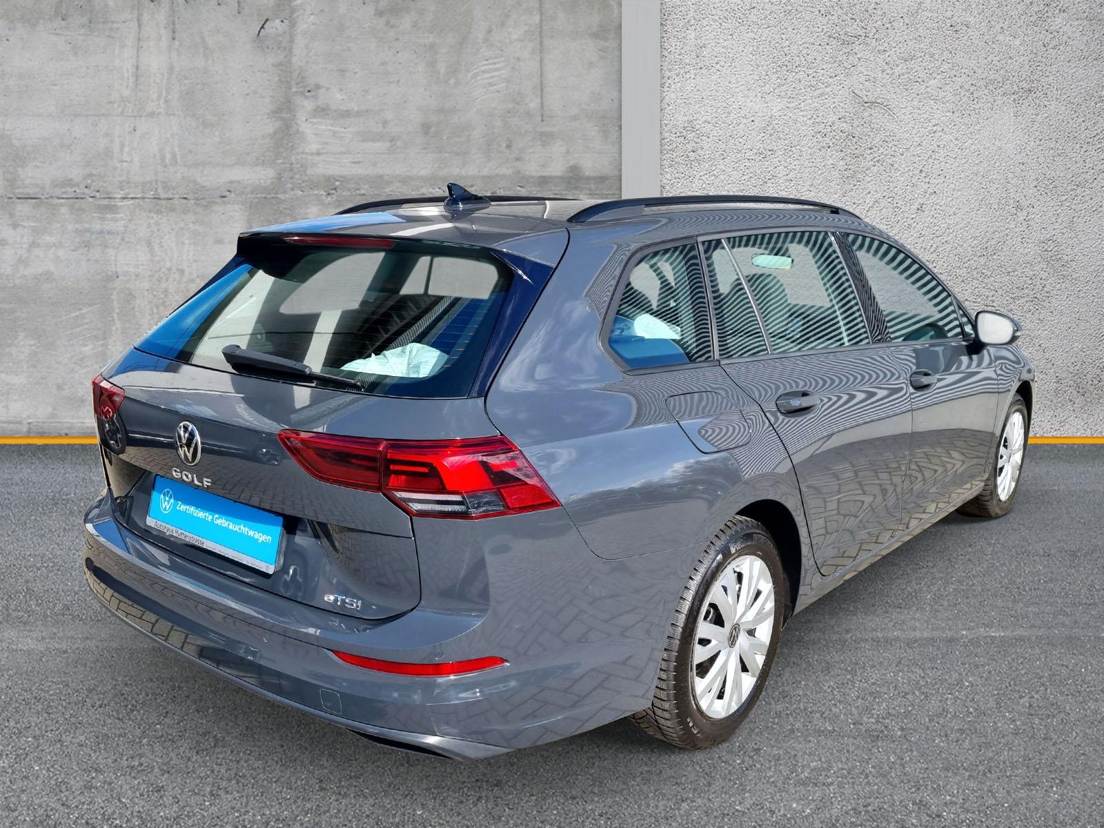 Volkswagen Golf VIII Variant 1.0 eTSI DSG Life LED NAVI SHZ