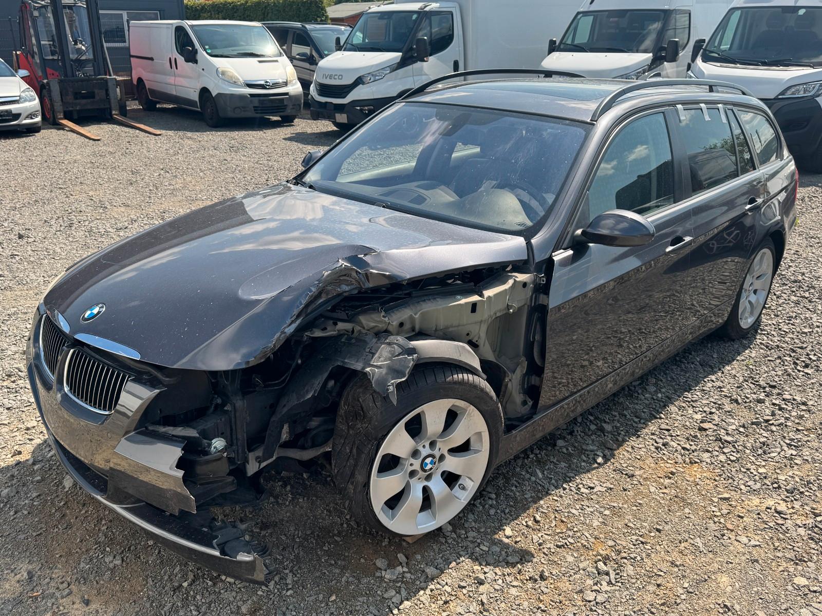 BMW 320d Touring XENON PANO SHZ SPORTSITZ AHK