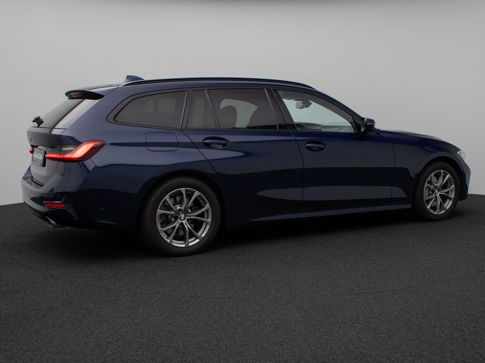 Fahrzeugabbildung BMW 330d xD Sport Line Pano Kamera Laser HUD DAB H/K