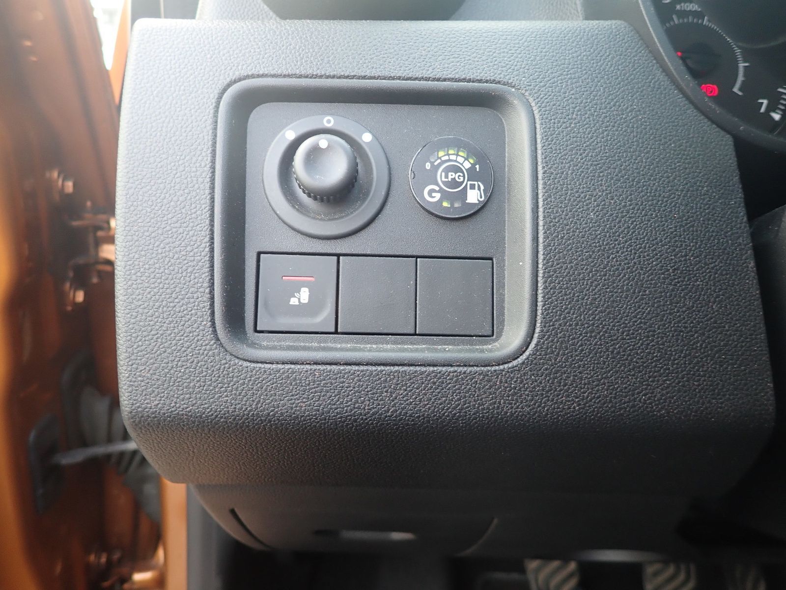 Fahrzeugabbildung Dacia Duster II Celebration TCe 100 ECO-G