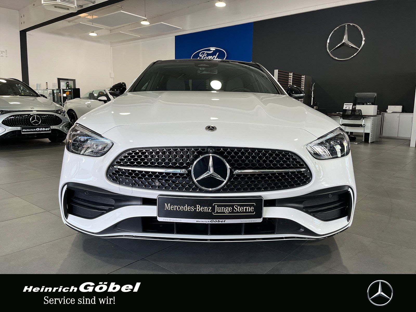 Fahrzeugabbildung Mercedes-Benz C 220 d AMG+PANO+AHK+NIGHT+DIGITAL+360°+CARPLAY