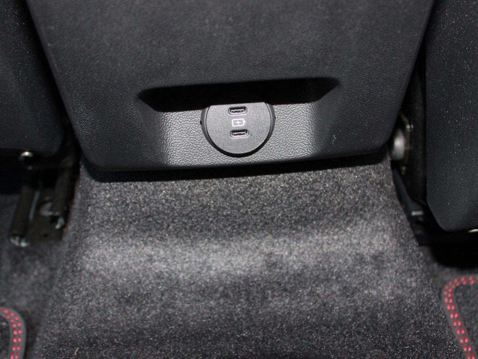 Fahrzeugabbildung Ford Focus ST-Line X 1,0 EcoBoost Start/Stopp