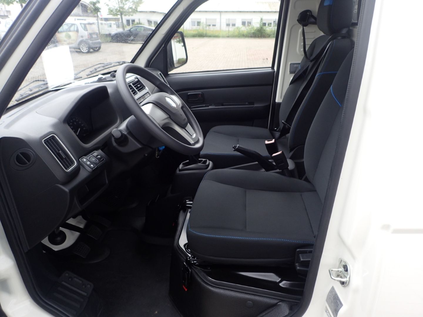 Fahrzeugabbildung Piaggio Porter NP6 TW Kipper LR 2,53m Pritschenlänge LPG