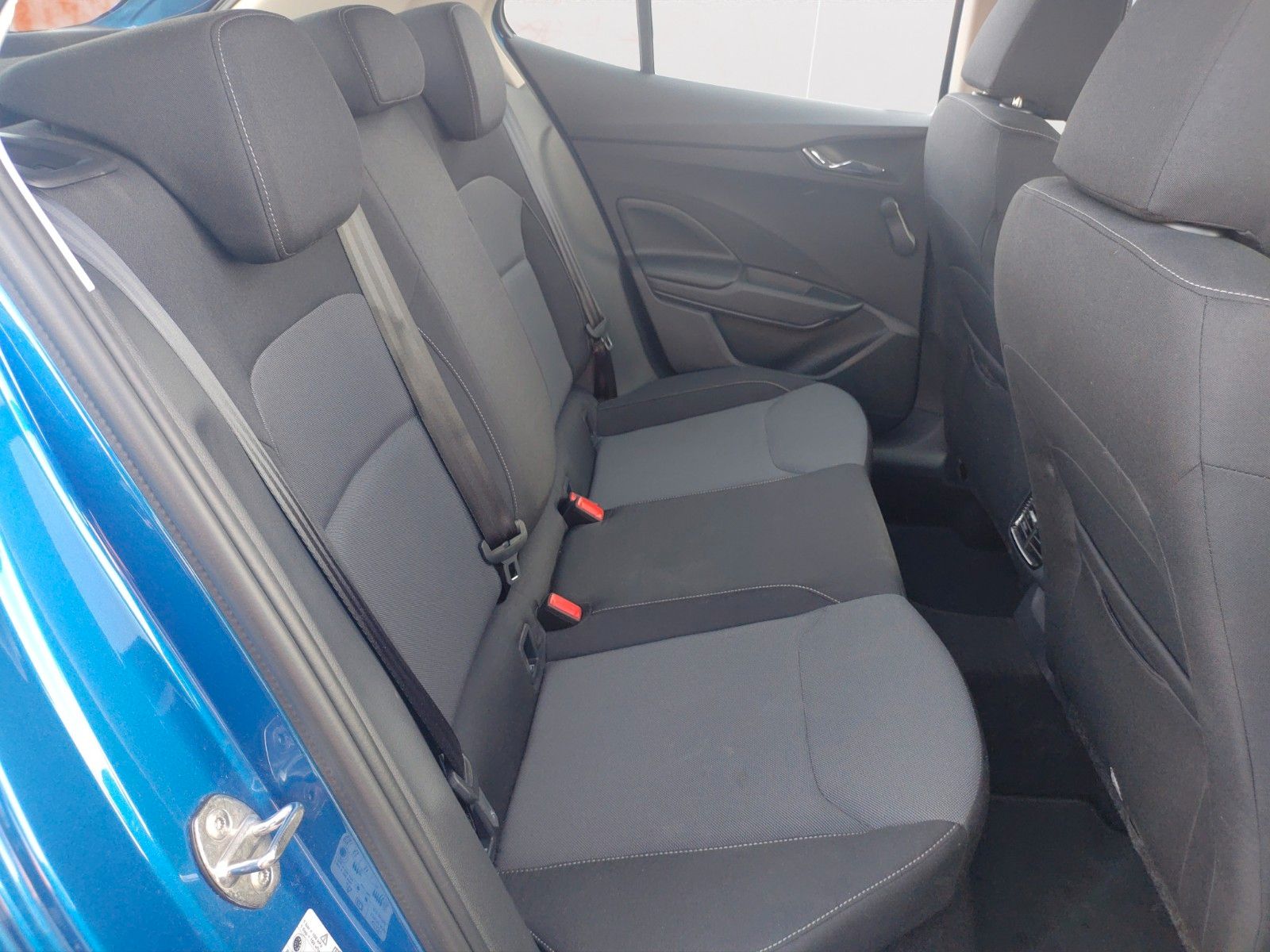 Fahrzeugabbildung SKODA Fabia Selection ! 4 Jahre Garantie ! PDC ! Touch