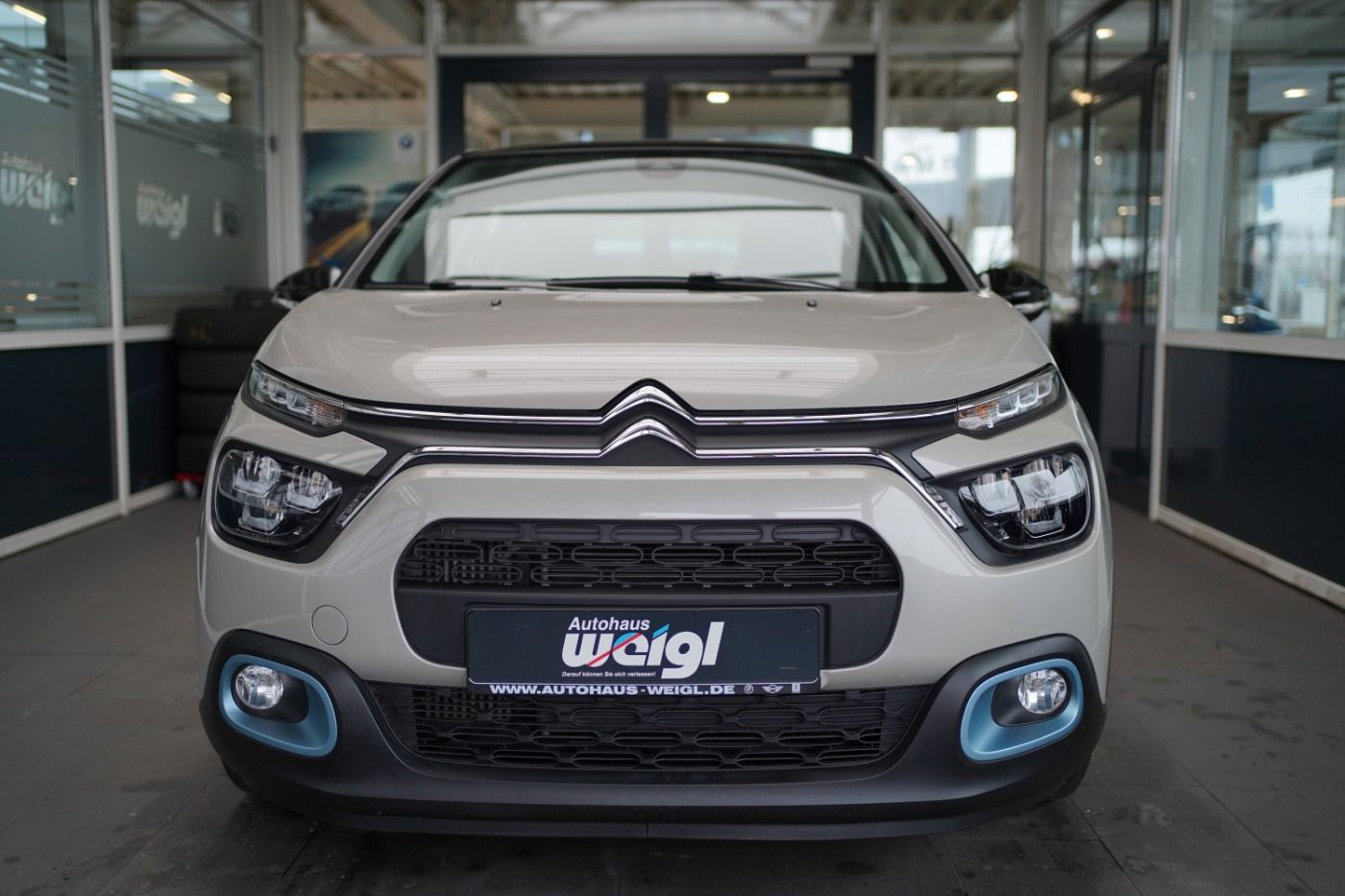 Fahrzeugabbildung Citroën C3 PureTech 110 EAT6 Elle Automatik Sitzheizung