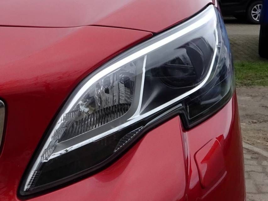 Fahrzeugabbildung Peugeot Expert Traveller 2.0 HDi L2 Business VIP+HeadUp+