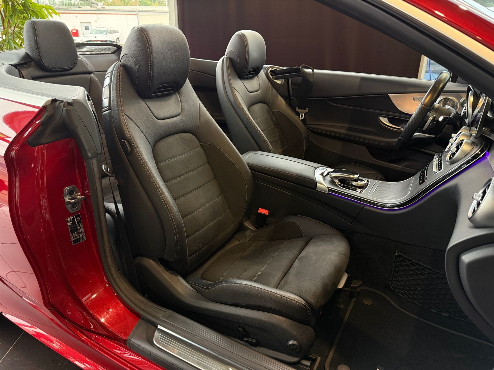 Fahrzeugabbildung Mercedes-Benz C 200 Cabrio AMG NIGHT Navi Rückfahr KAM Sounds.