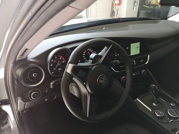 Alfa-Romeo Giulia - 2